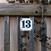 Escolha entre estas superstições e te daremos um filme de terror pra assistir nesta sexta-feira 13