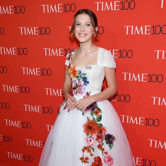 Millie Bobby Brown aposta em look com flores na Time 100 Gala de 2017