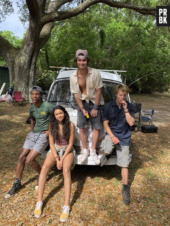 Na série 'Outer Banks', Sarah e John B. foram mesmo declarados como mortos após desaparecerem juntos em um passeio de barco durante uma tempestade