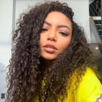 O segredo do cabelo cacheado de Any Gabrielly, do Now United: cuidados, produtos e mais