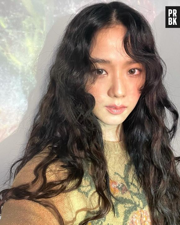 Também tem aplicação de blush, típica da Coreia do Sul e das meninas de K-pop