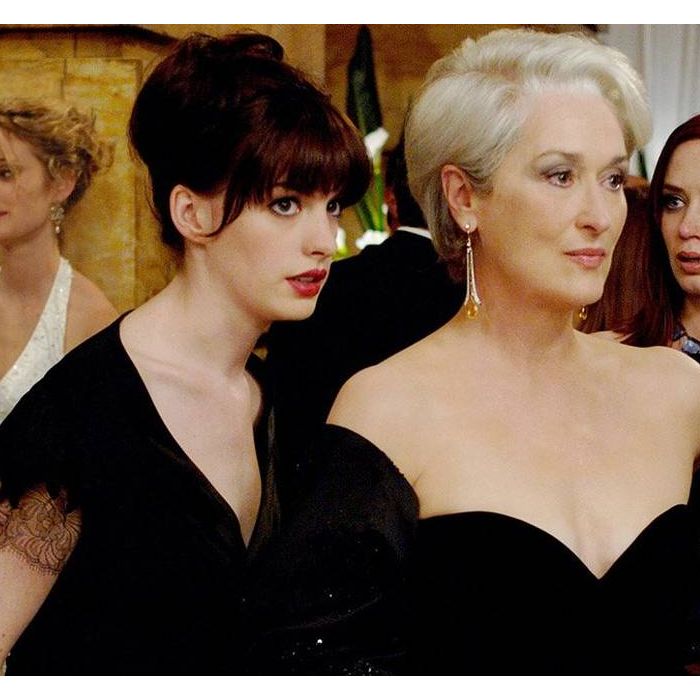    &quot;O Diabo Veste Prada&quot;: no filme, Miranda Priestly (Meryl Streep) atormenta a vida de sua secretária, Andy (Anne Hathaway)   