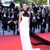 Bella Hadid de Jean Paul Gaultier Alta-Costura Verão 2002 na pré-estreia de 'Annette' e cerimônia de abertura do 74° Festival de Cannes.