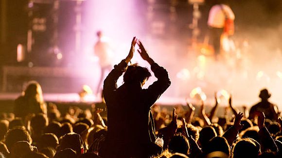 Monte um line-up de festival e te daremos uma cantora pop rockeira