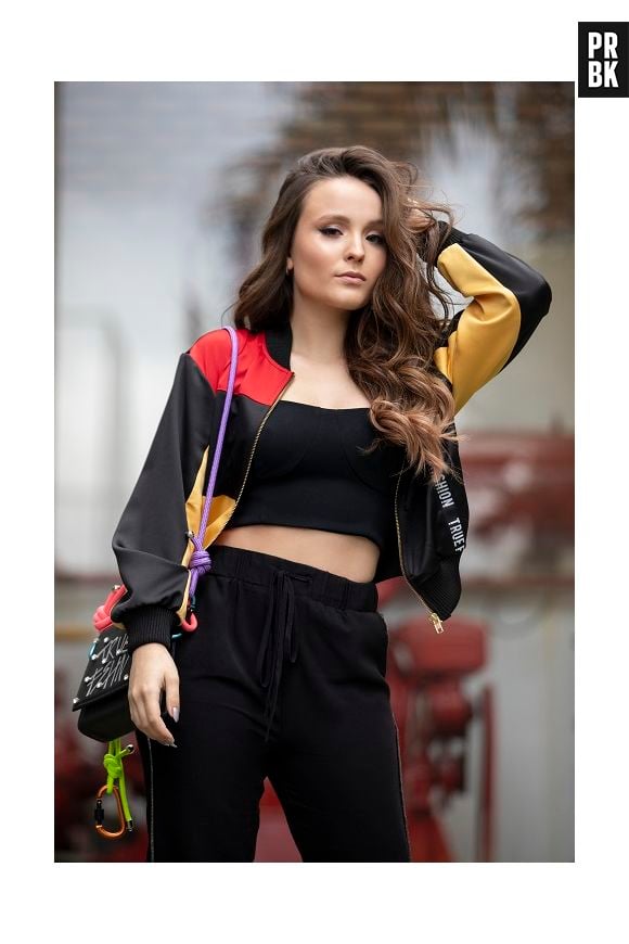 Larissa Manoela e André Luiz moram no Rio de Janeiro e estão escalados para novelas da TV Globo