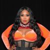 Lizzo, ao chorar, disse estar mais sensível pelo lançamento de "Rumors": "Na maior parte não machuca meus sentimentos, não me importo. Eu só acho que quando estou trabalhando tanto nesse nível, minha tolerância diminui"