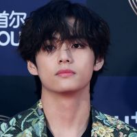 V, do BTS, lidera lista dos homens mais bonitos do mundo. Qual o seu favorito?