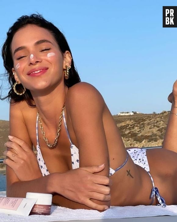 Bruna Marquezine curte viagem em Mykonos, na Grécia