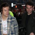 A camiseta de coração atravessado por uma flecha escrito "Harry Styles" e "Fine Line" é uma das peças favoritas des fãs