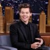 Harry Styles costumava usar ternos pretos e discretos na divulgação para "Dunkirk", filme que estrelou