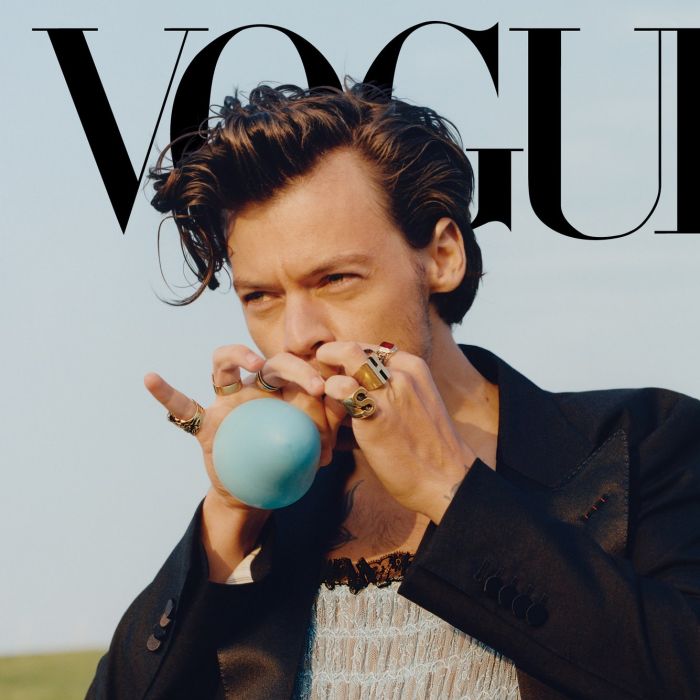 Harry Styles foi o primeiro homem a estrelar sozinho a capa da Vogue americana