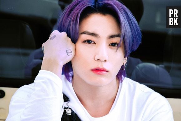 Jungkook, do BTS, chamou muita atenção com esse cabelo roxo na era de "Butter"