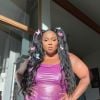 Cabelo das famosas: Lizzo investiu em enfeites de borboleta!