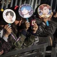 Elementos do K-Pop: saiba quem inventou lightstick, fanchant e mais