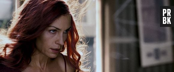 Jean Grey (Famke Janssen) se sacrifica em "X-Men 2", mas graças à Força Fênix consegue voltar à vida em "X-Men: O Confronto Final"