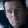 Agente Smith (Jonathan Groff) se alia à Neo (Keanu Reeves) em um momento de "Matrix: Resurrections", surpreendendo es fãs da franquia