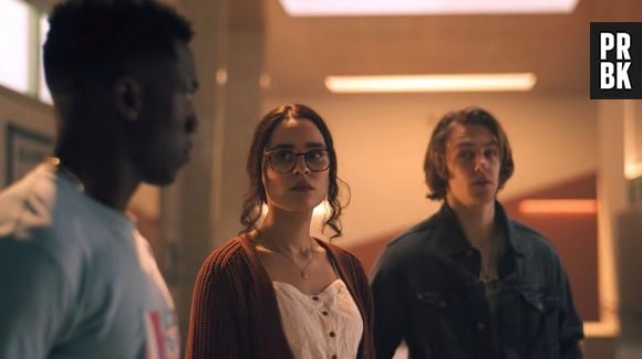 "Um de Nós Está Mentindo": Nate (Cooper van Grootel), Addy (Annalisa Cochrane), Bronwyn (Marianly Tejada) e Cooper (Chibuikem Uche) se tornam suspeitos do crime