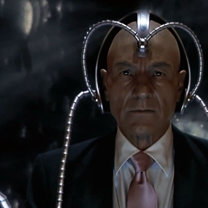 &quot;Doutor Estranho 2&quot;: fãs acreditam que Professor Xavier (  Patrick Stewart  ) aparece em trailer