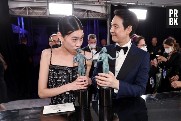 Lee Jung-jae e HoYeon Jung, de "Round 6", foram premiados no SAG Awards 2022