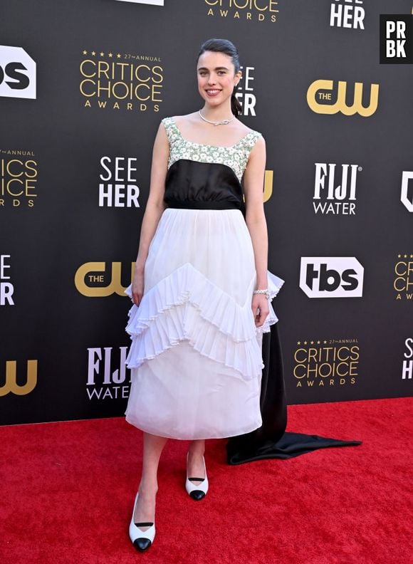 Margaret Qualley de Chanel Alta-Costura Verão 2022  no Critics Choice Awards 2022