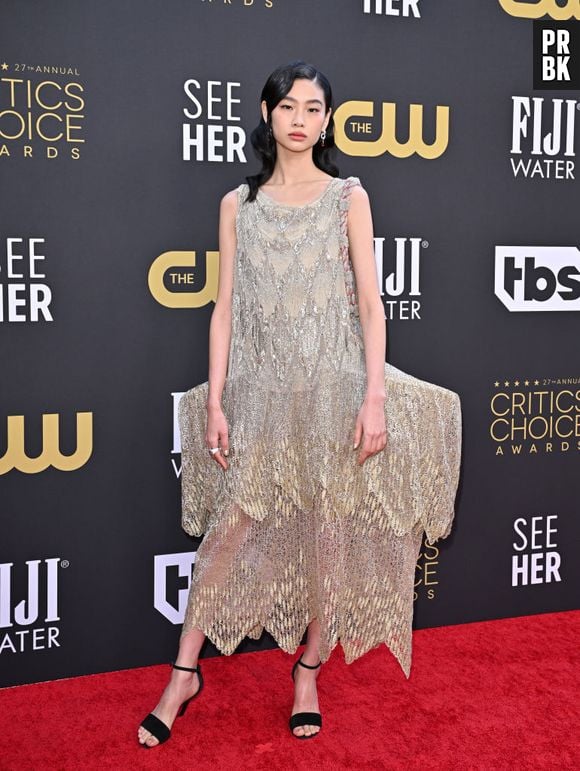 Jung Ho-yeon de Louis Vuitton Verão 2022 no Critics Choice Awards 2022