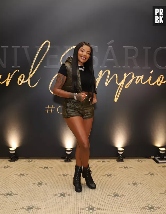 Ludmilla prestigia festa de aniversário da promoter Carol Sampaio no Copacabana Palace, em Copacabana, no Rio de Janeiro