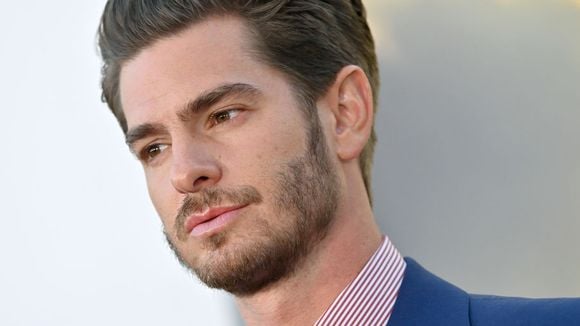 Flagrado, Andrew Garfield revela para quem mandou mensagem após tapa no Oscar