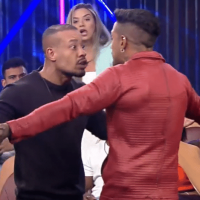 Briga entre Brenda e Karol no "Power Couple" quase gera agressão entre maridos