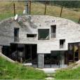  E Casa no estilo "underground" em Vals, na Su&iacute;&ccedil;a 