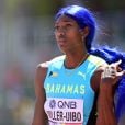 A velocista Shaunae Miller-Uibo usa lace azul vibrante