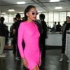 Bruna Marquezine apostou no rosa no look, acessórios e make