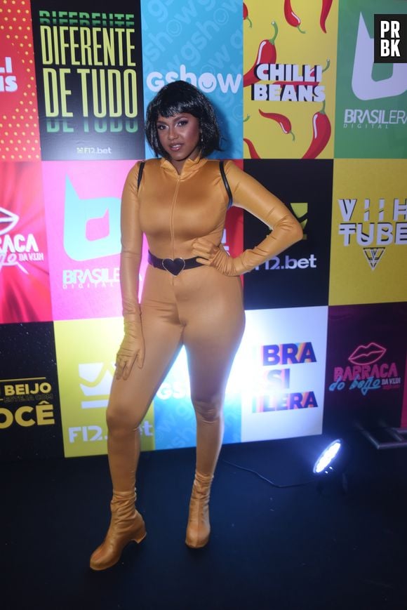 "Barraca do Beijo 2000": Jessi, do "BBB22", prestigia festa promovida por Viih Tube, em São Paulo, na noite desta quarta-feira, 24 de agosto de 2022