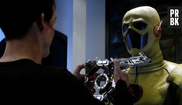 Em "The Flash", Dr. Wells (Tom Cavanagh) é o Flash Reverso