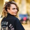 Fotos de Cara Delevingne, divulgadas nesta segunda-feira (5), mostram modelo desorientada na rua 