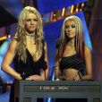 Britney Spears sugere que Christina Aguilera contrata dançarinas com corpos maiores para parecer mais magra