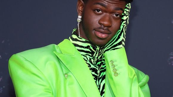 Lil Nas X combate homofobia de religiosos conservadores com pizza. Entenda!