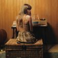 Taylor Swift aborda inseguranças no clipe de "Anti-Hero", mas questões relacionadas ao seu corpo geram polêmica pela forma como são retratadas