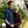  Relacionamento tóxico entre Bella (Kristen Stewart) e Edward (Robert Pattinson) faria "Crepúsculo" ser cancelado hoje em dia 