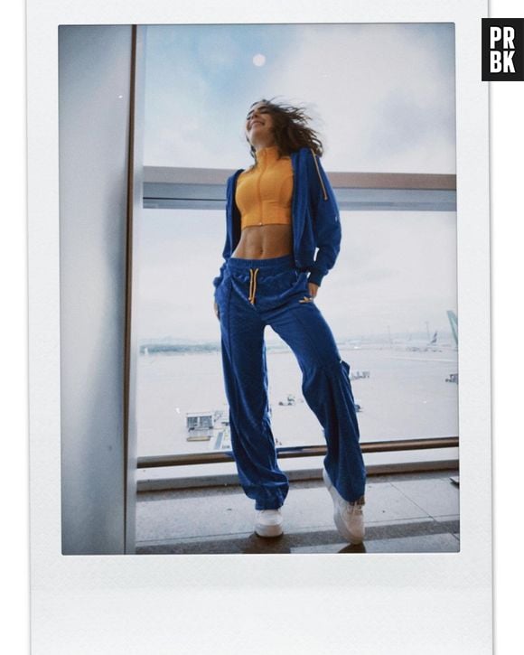 Jade Picon usa calça Adidas de R$ 599 para viajar ao Qatar