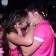  Julia Puzzuoli e Thalissom se beijam na primeira noite de Farofa da Gkay 