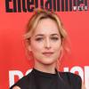 Em entrevista à revista "Entertainment Weekly" Dakota Johnson contou que entende muito do livro "50 Tons de Cinza": "Erica [E. L. James] soube muito bem como explicar que isso às vezes acontece e você sente essa atração química por alguém"