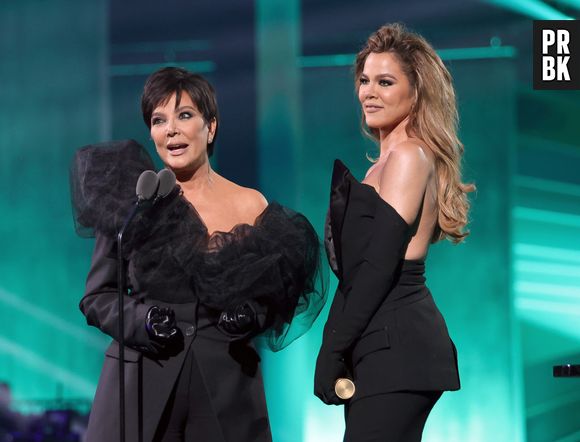 People Choice's Awards 2022: Kris Jenner e Khloé Kardashian e mais looks dos famosos no evento