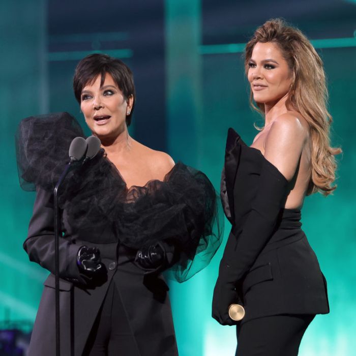 People Choice&#039;s Awards 2022: Kris Jenner e Khloé Kardashian e mais looks dos famosos no evento