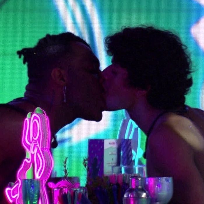 &quot;BBB23&quot;: Fred Nicácio e Gabriel também trocaram beijos na festa