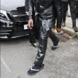 Kanye West usou chinelos com diamantes durante a Semana de Moda de Paris