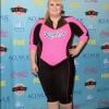 Rebel Wilson apostou em look de mergulhador com chinelos no Teen Choice Awards