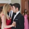 A nova promo de "Revenge" mostra o casamento de Emily (Emily Vancamp) e Daniel (Joshua Bowman)!