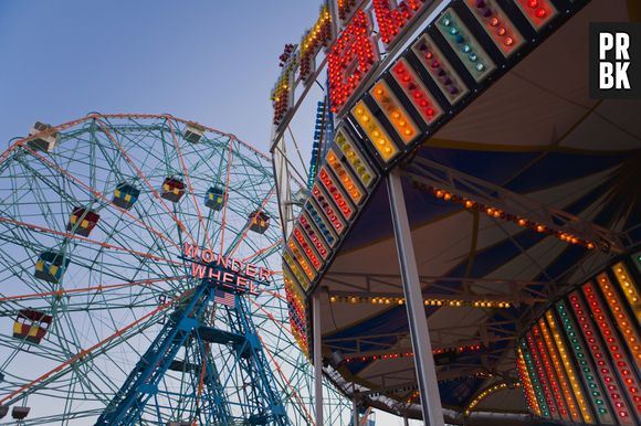 Perigo! Brinquedo falha, arremessa seis  pessoas e uma fica pendurada em parque na Bélgica