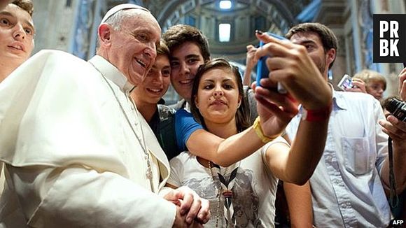 Nem o Papa Francisco escapou! Selfie do pontífice viralizou na web