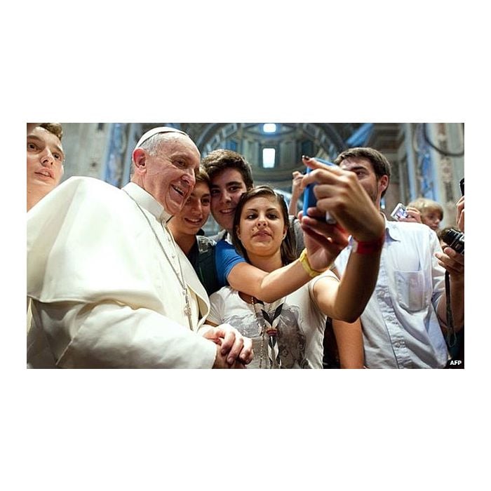 Nem o Papa Francisco escapou! Selfie do pontífice viralizou na web